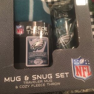 Philadelphia Eagles mug and snug